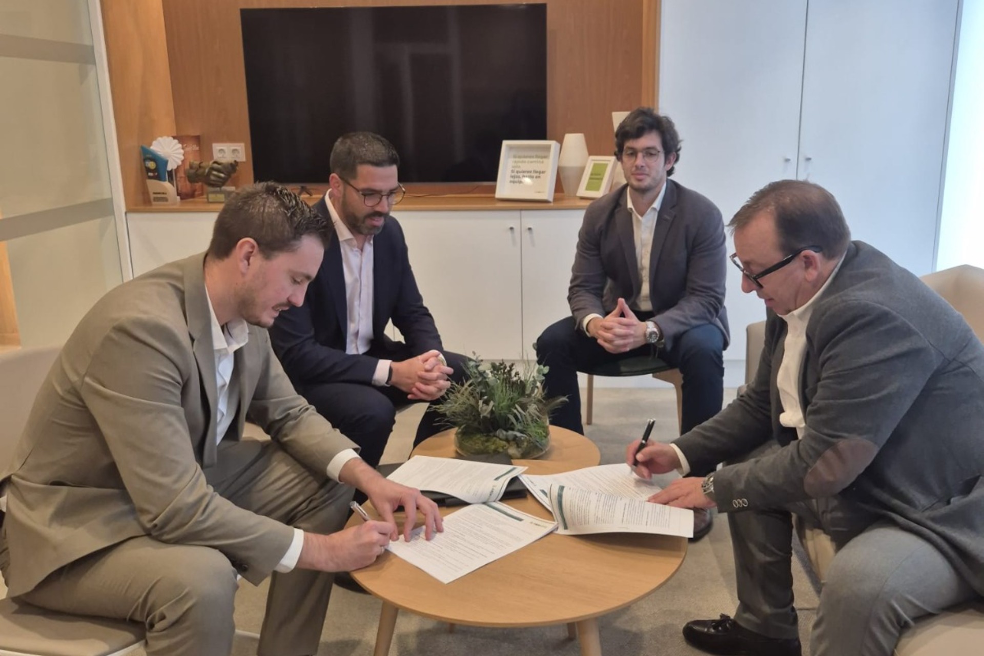 FENORTE y Cajasiete refuerzan su alianza para potenciar el tejido empresarial del Norte